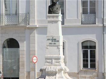 Monumento José Luciano de Castro